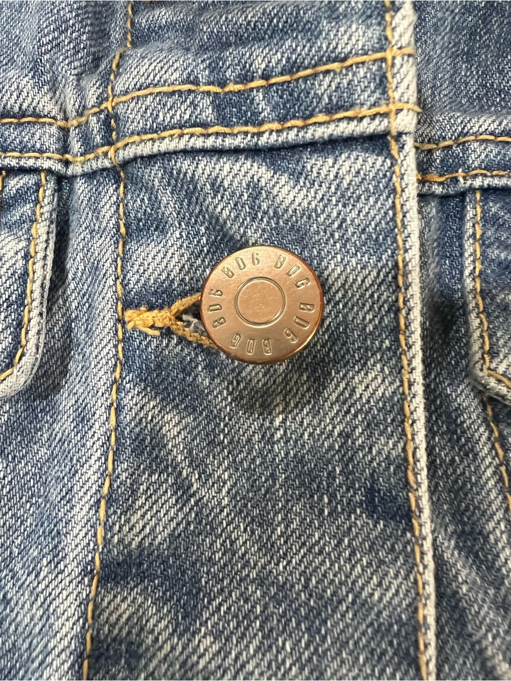 BDG Urban Outfitters Womens Small Cropped Denim Jacket Raw Hem Light Wash - Picture 8 of 16
